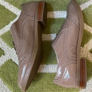 Franco Sarto Imagine Patent Wingtip Oxfords shoes 8.5 Taupe Blush Buff Tan Nude